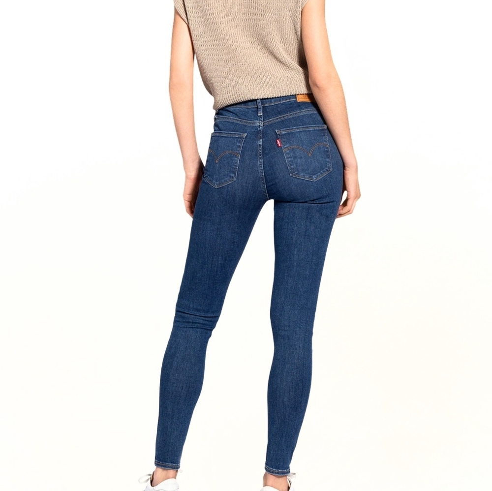 *NWOTs* Levi's 720 High-Rise Super Skinny Jeans. Size 26x30 - Picture 5 of 13